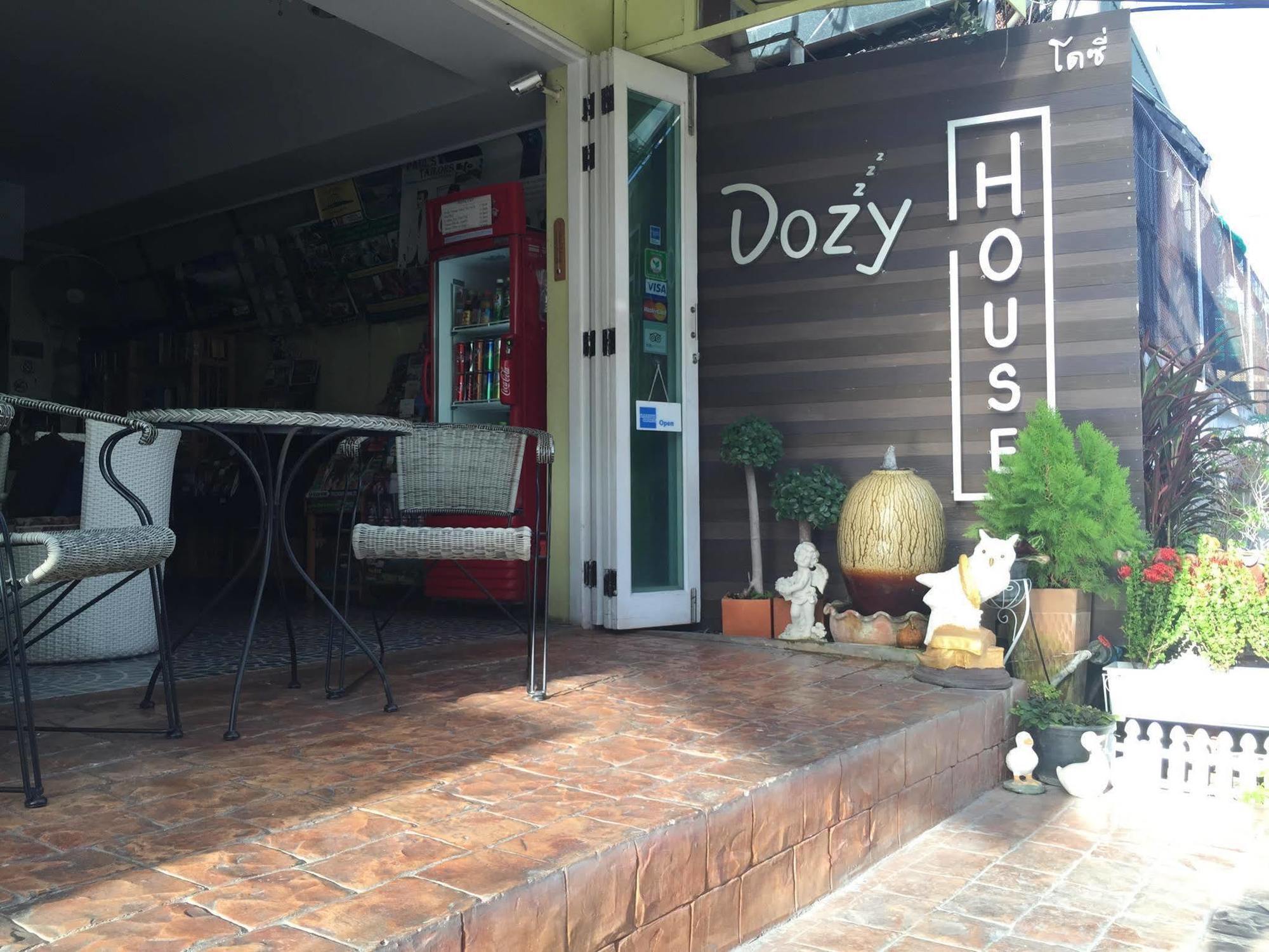 Dozy House Hotel Chiang Mai Exterior photo